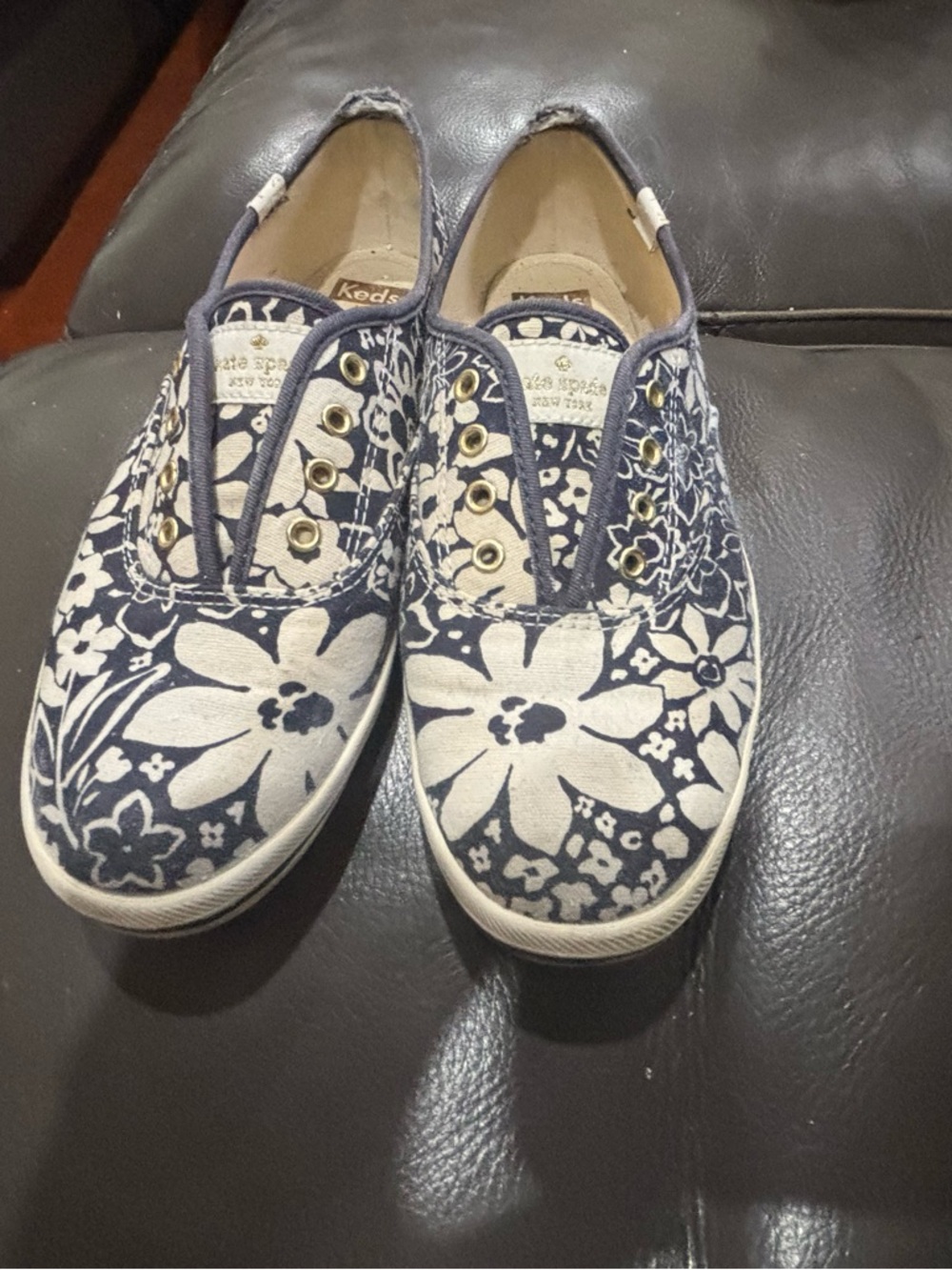 KEDS — KATE SPADE NEW YORK- 7.5 NAVY/CREAM